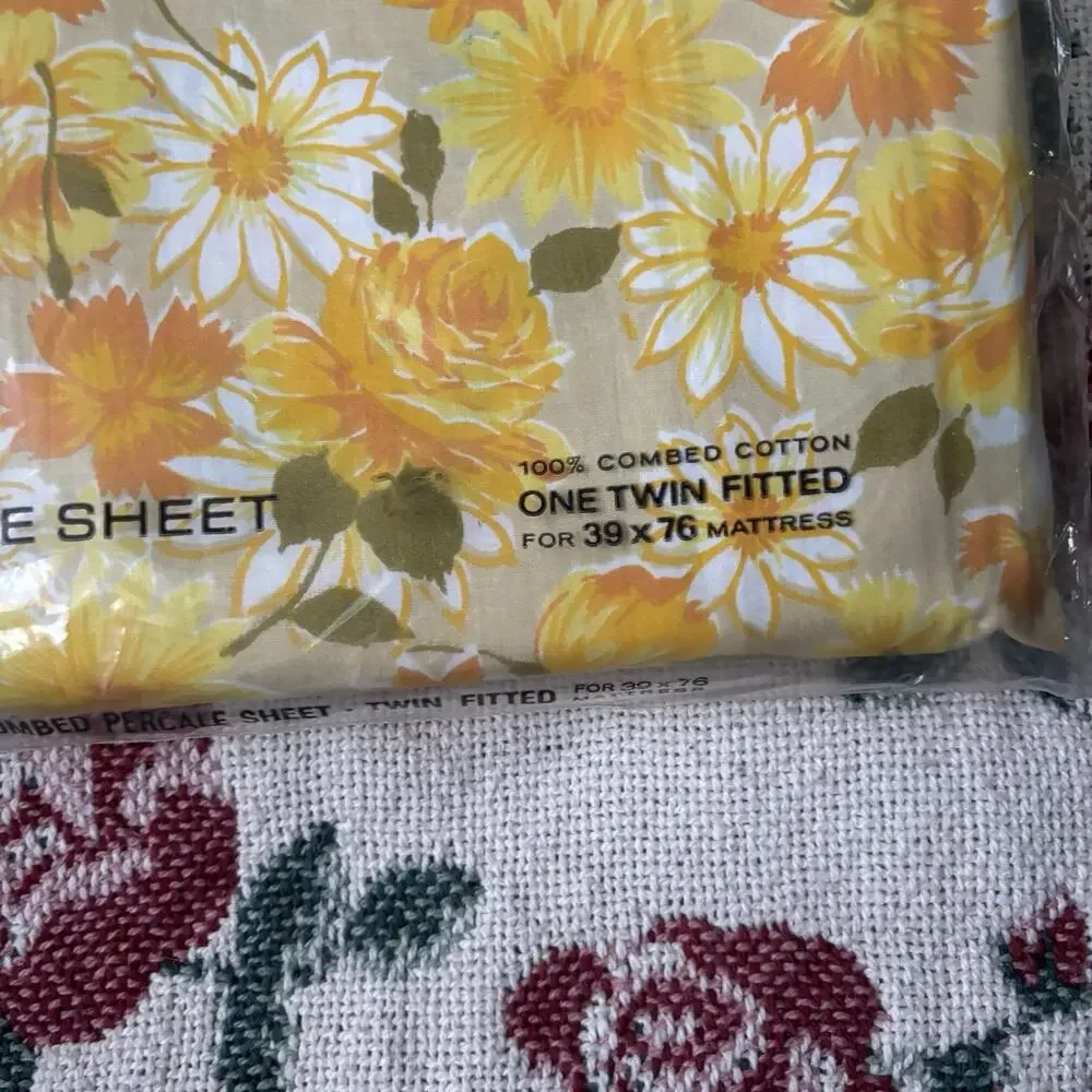 Vtg NOS 1970’s Lady Pepperell Twin Fitted Sheet Yellow and Orange Flowers